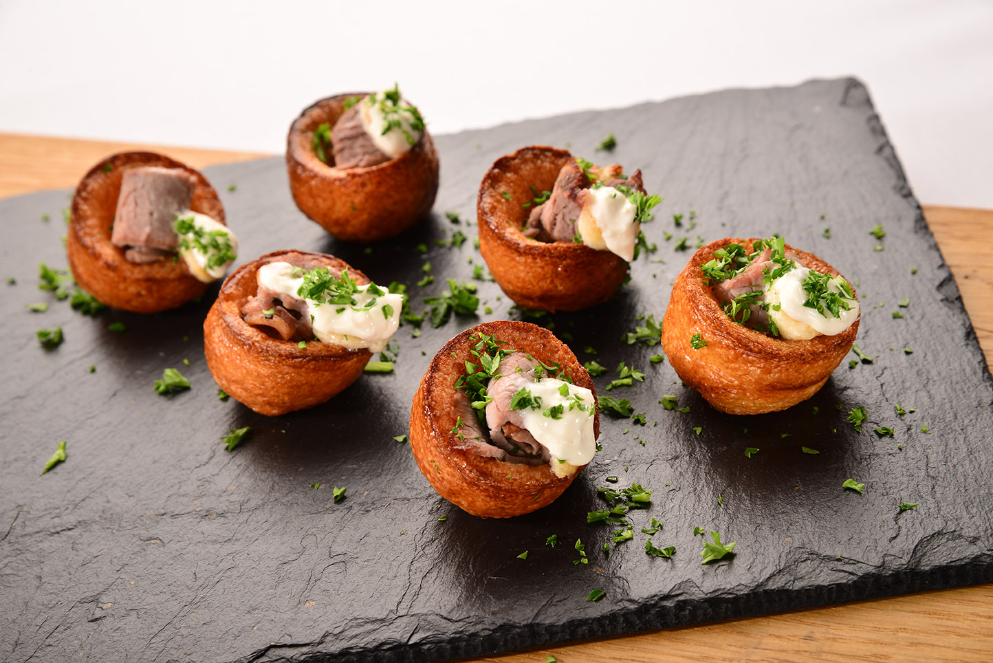 Mini-Yorkshire-Pudding-canapes-events-catering-gyec